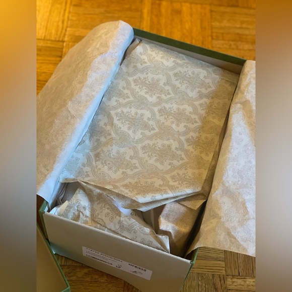 GUCCI ๐ Ace Sneaker | Menโs Size 10.5 US White Leather/Grey Interlocking Gs NWT - Picture 6 of 16